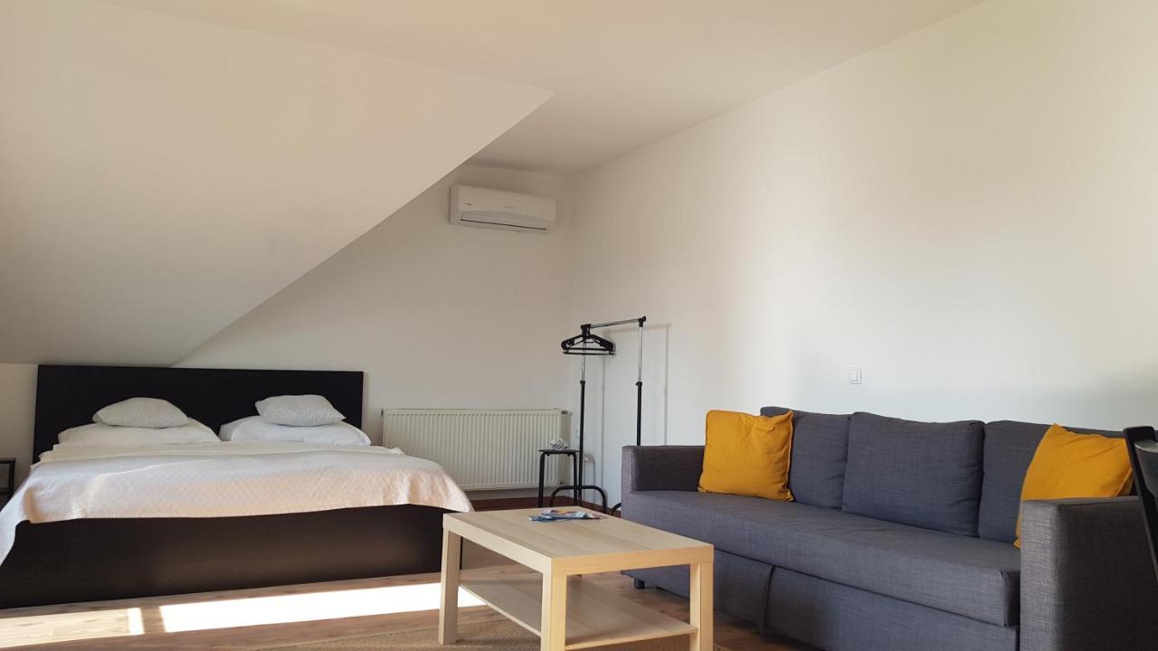 Vegvar Delux Apartman Gyula Exterior photo