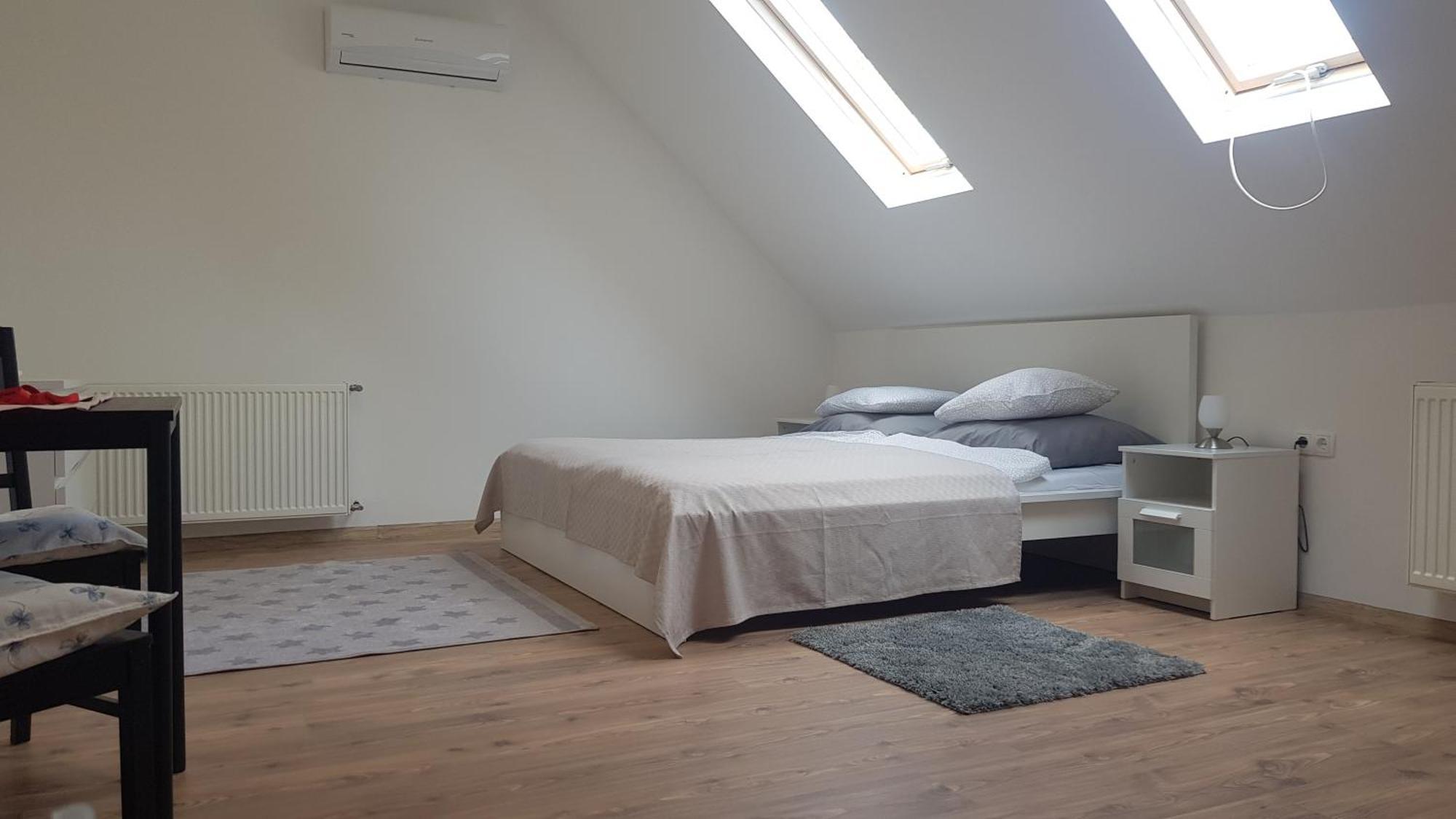Vegvar Delux Apartman Gyula Exterior photo